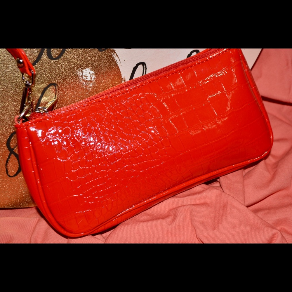 Red Purse - Picture 10 of 12